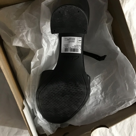 NEW Clarks Leather Freva85 T-Bar Black Heels Pump Women's Size 8.5 M Ankle Strap - Picture 12 of 14